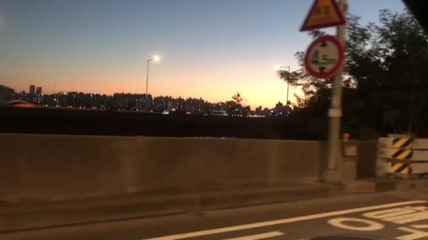 A very pretty Korean way home from work