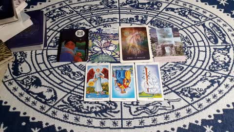 Collective tarot reading What you need to know (+ ask a Q get an answer)