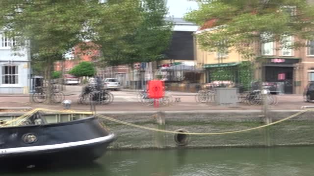 Oude Sleper de Furie en de Steenbank liggen nog in Maassluis, Furie naar Rotterdam!