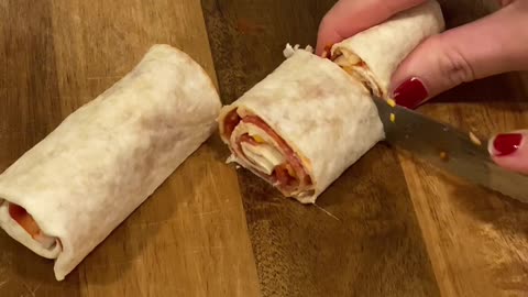 PIZZA ROLLS