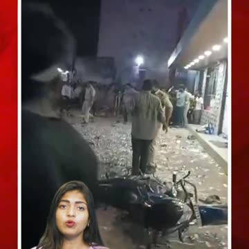 NTR ఫ్యాన్స్ను చితకబాదిన పోలీసులు #short #ntrfans #lathicharge #devara | FBTV NEWS