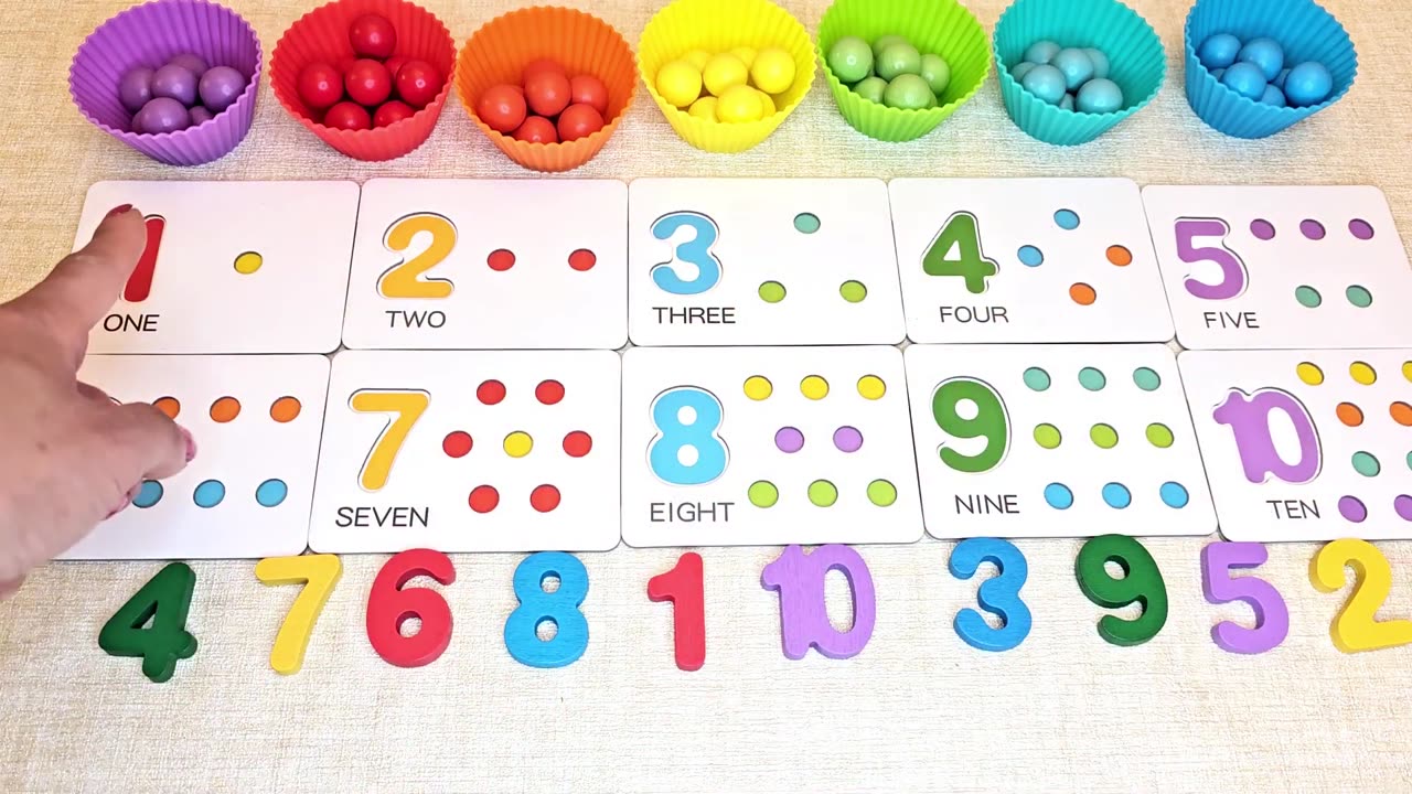 Learn to Count With Rainbow Colour Balls. Count 1 to 10. Learn Numbers & Counting. Number Patterns.