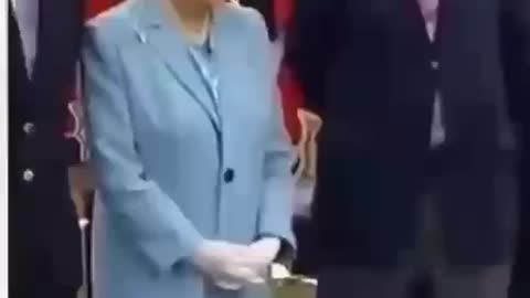 ThingsYouShouldKnow - The Royals are reptiloid