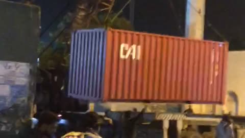 Container lifting