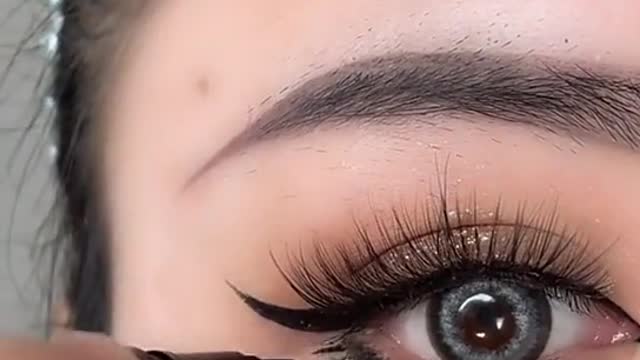 Very beautiful eyes make-up