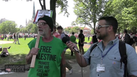 "We're not afraid of the police here in Chicago." Neil Talks At March On The DNC 2024.