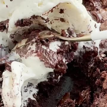 Chocolate Hazelnut Brownie Skillet