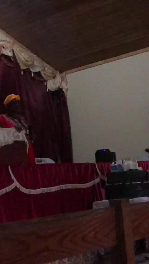 Jamaican has the sweetest voice ||Jamaican old school preaching