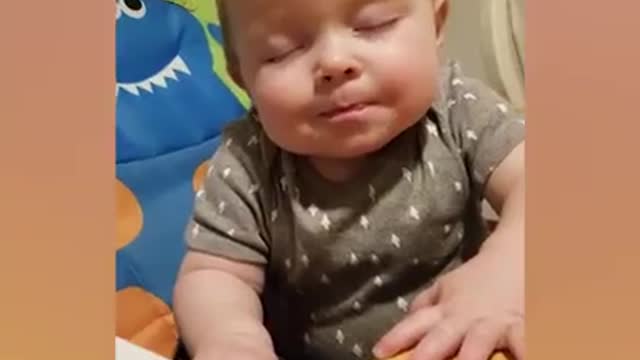 Funny baby vedio blows your strees away