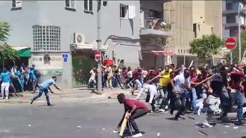 Over 100 injured in violent clashes between Eritrean asylum seekers, security forces in Tel Aviv
