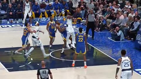 Kyrie skips through the lane and finishes with finesse in traffic 😱