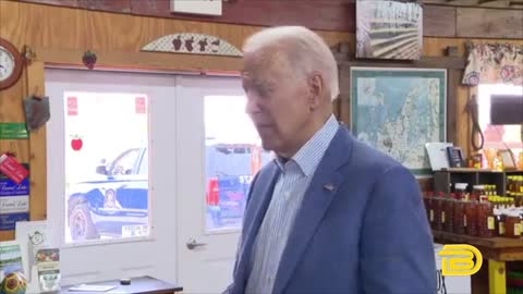 Biden locks up when asked about ‘Russian’ cyber hack; has to put out notes to answer question.