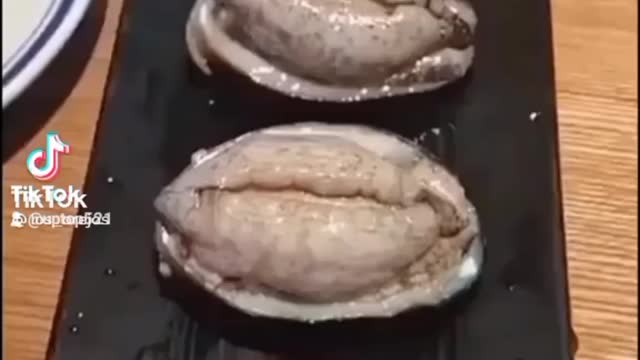 Funny video must watch this how you deal with raw meat watch to see what happens
