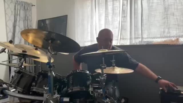 Drum cover-hella good-no doubt