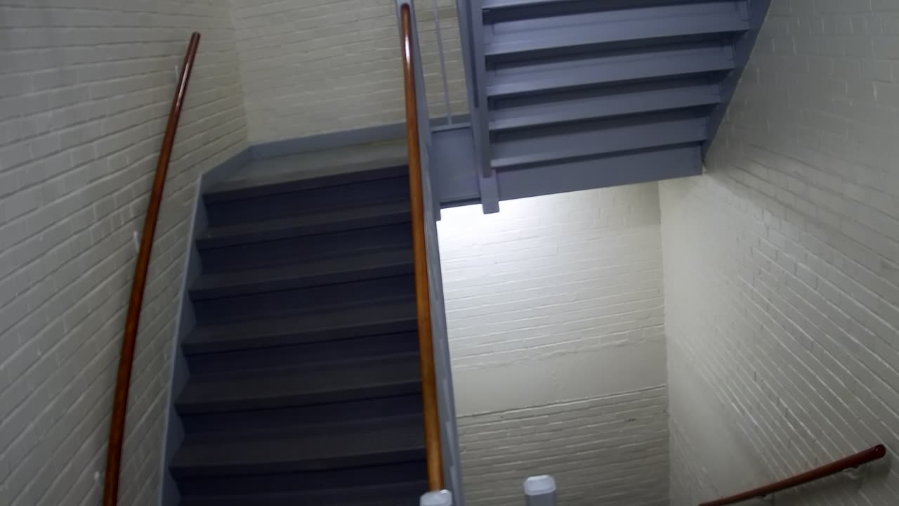 3886FHOB05Stair1_2021-01-06_17h40min01s977ms.mp4