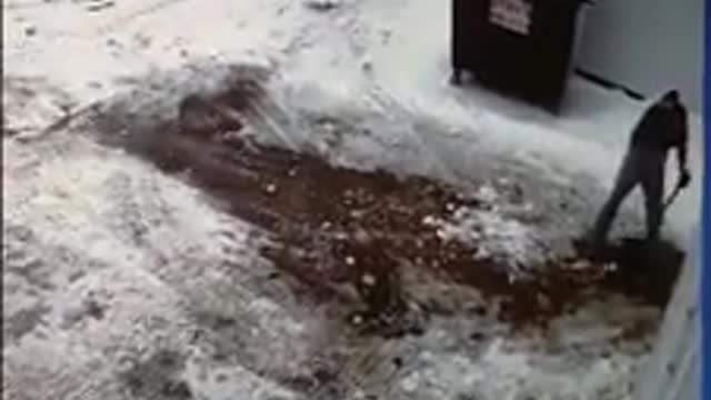 Dude Has Some Serious Shovel Troubles