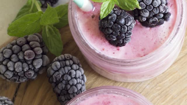 5 Easy Delicious Keto Smoothies