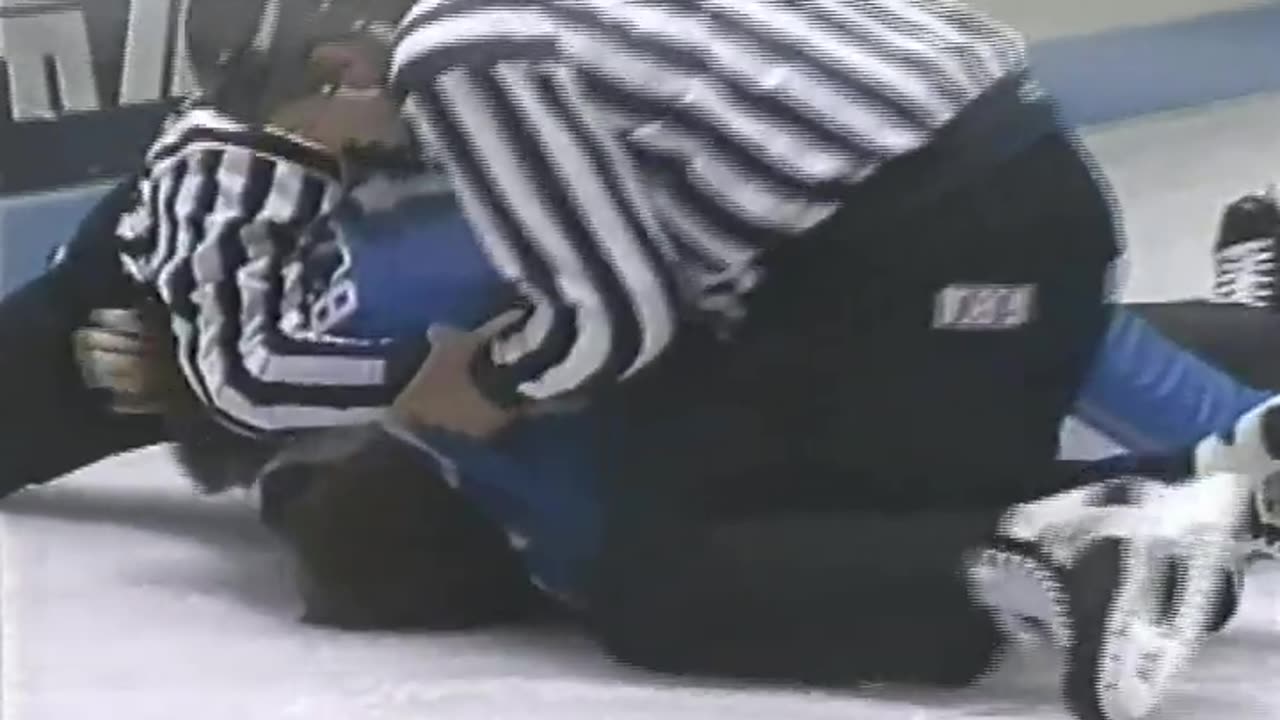 Andy Bezeau vs Dave Hakstol - IHL - 2/22/95