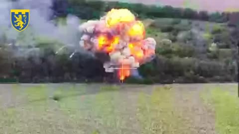 Spectacular destruction of an enemy tank by joint efforts of UAV operators