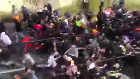 🔴[AUSTRALIA] Obywatele rozprawiają się z oprawcami