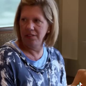 Restaurant won't serve guy with MAGA hat. Manager surprised when everyone leaves