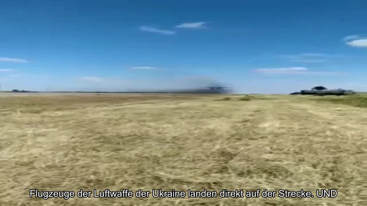 Flugzeuge der Luftwaffe der Ukraine landen direkt auf der Strecke. Und das ist kein Blockbuster, d