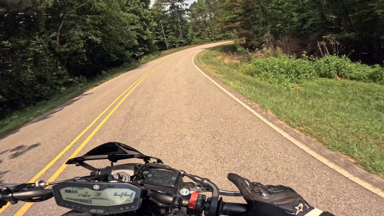 MT-07 Riding Small Roads Fast