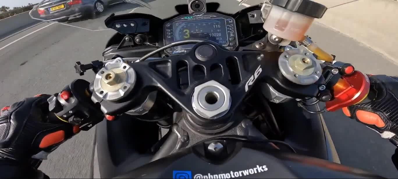 Cloud cycling yamaha R6 first-person highway riding!