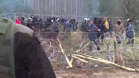 This is how Poland defends its border.