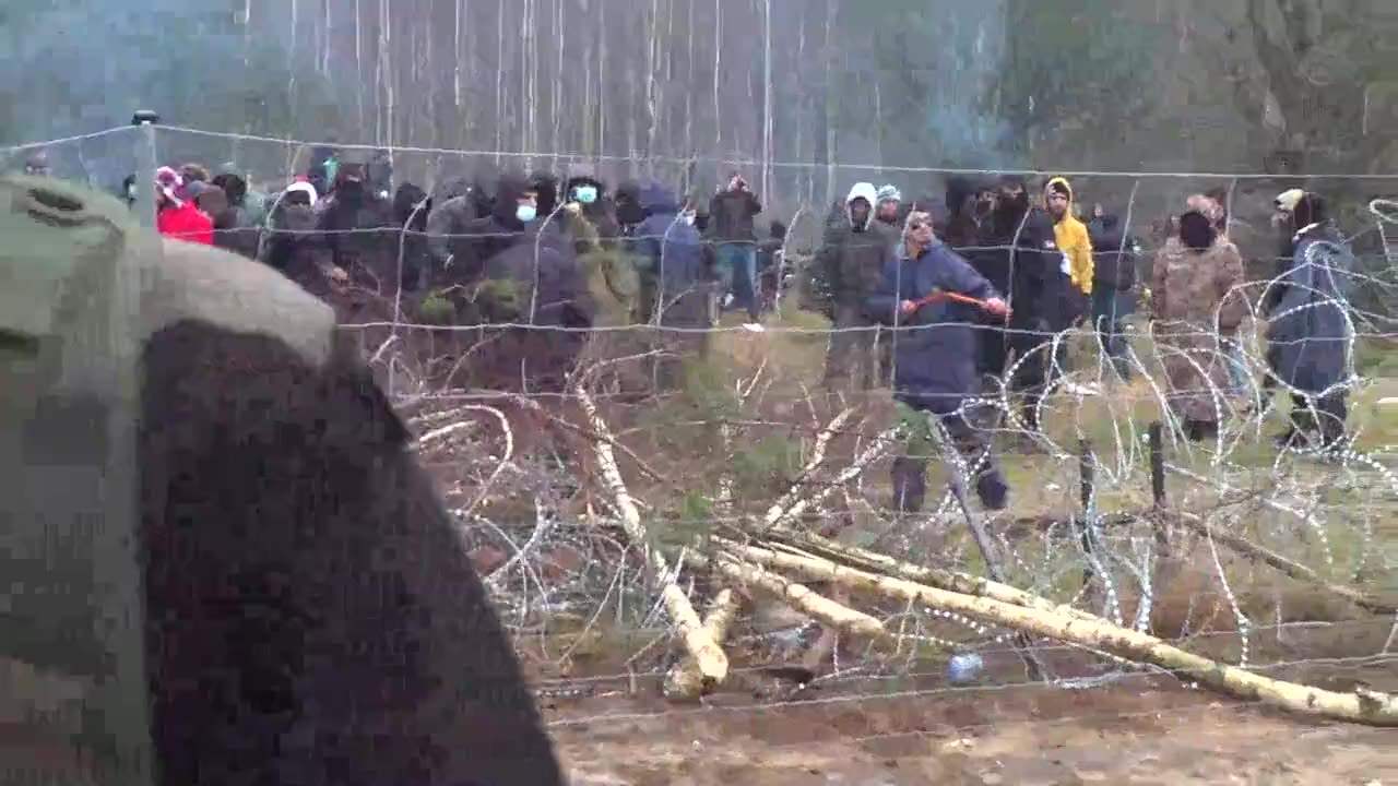 This is how Poland defends its border.