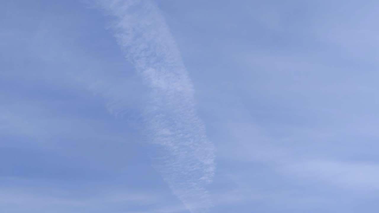 Chemical Chemtrails Vs Normal Contrail