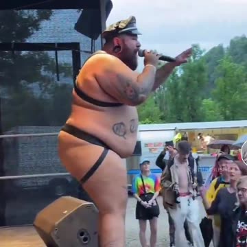 Μην ακούσω κανέναν ομοφοβικό να λέει ότι ο - η - το χορευτής δεν προάγει τον πολιτισμό!