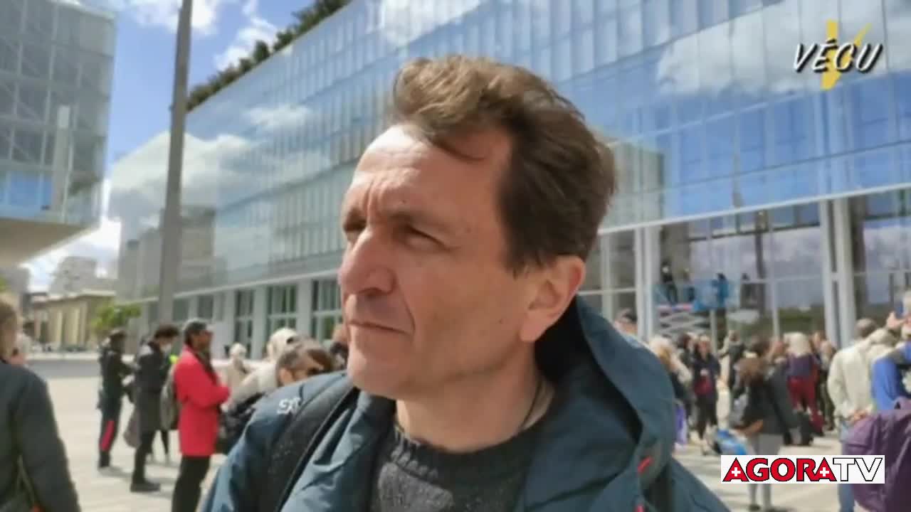 Manifestation de soutien au Professeur Fourtillan à Paris