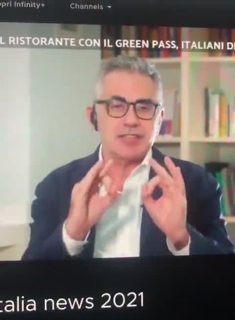 Pregliasco: il vaccino è rischioso ma è per il bene comune