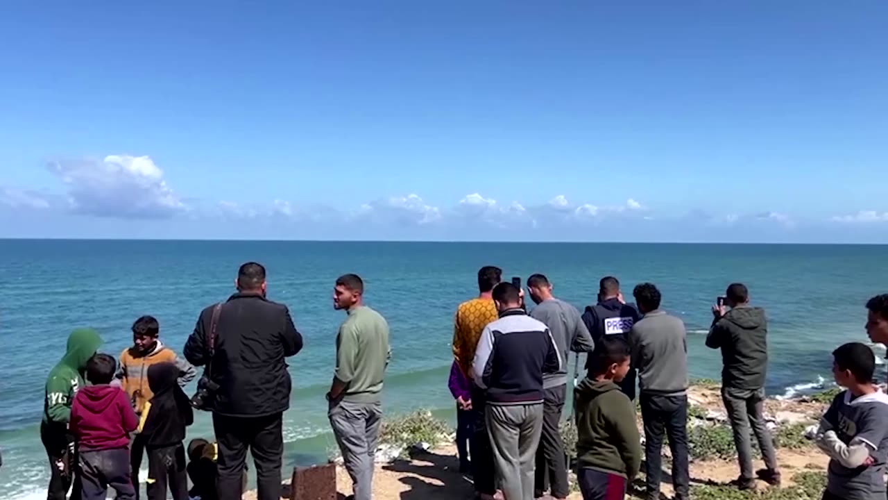 Ship carrying food from Cyprus close to Gaza