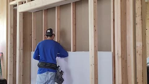 Poniendo Tablaroca en una pared con closet