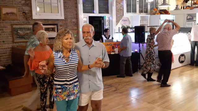 Dancing at Bloom's