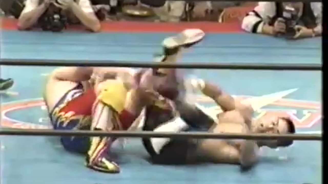 (1996.12.10) WING Kanemura vs. TAKA Michinoku - FMW