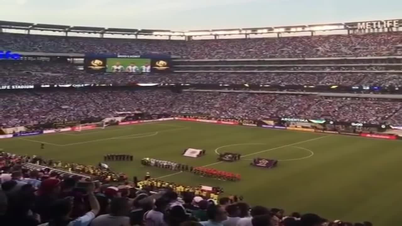 ENTIRE STADIUM Chants "F*** Joe Biden" At Metlife Stadium In New Jersey