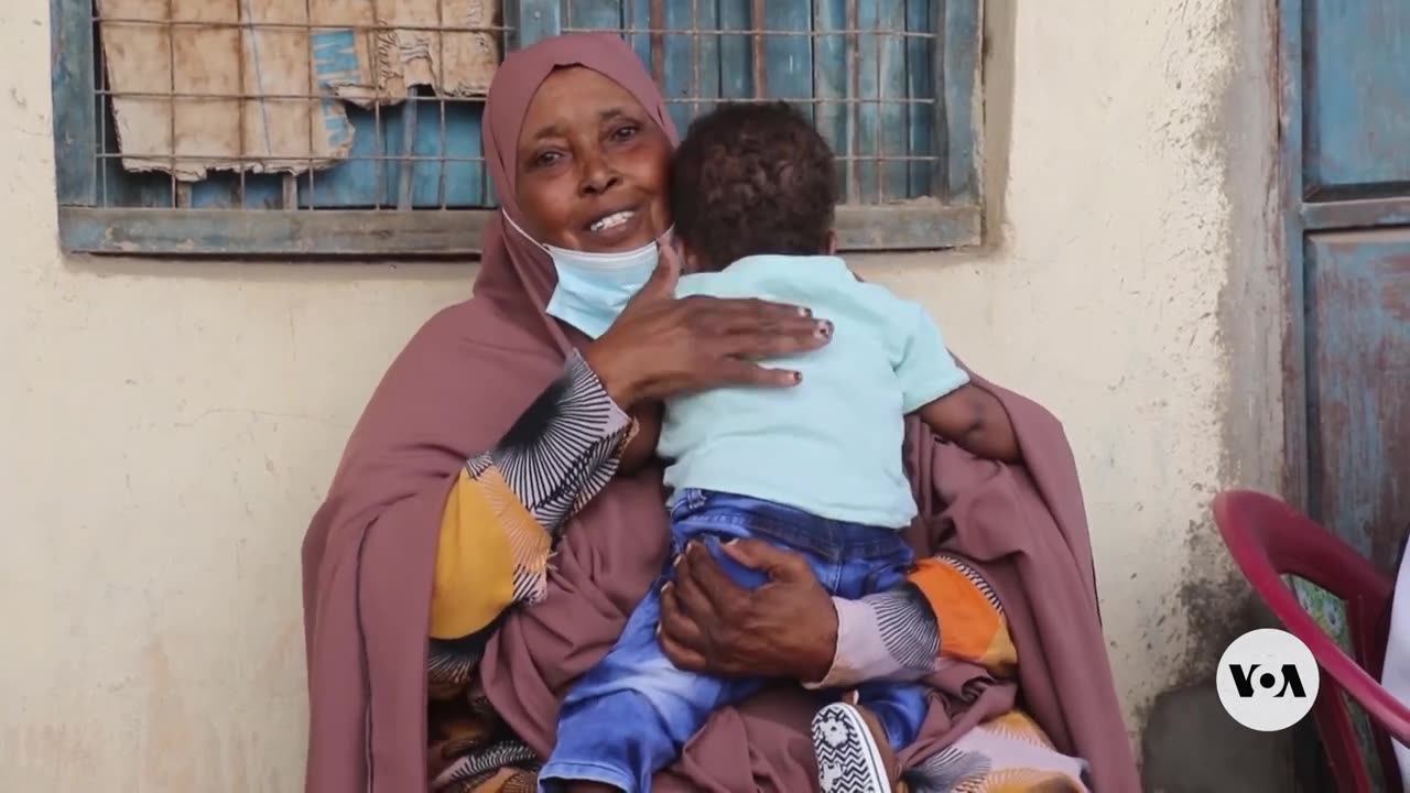 Don’t ‘Listen to Naysayers’ Says Only Female Ambulance Driver in Kenya’s Refugee Camp