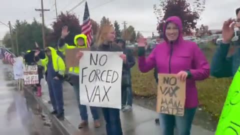 Boeing Workers Protest Vaccine Mandate En Masse Outside Washington Factory