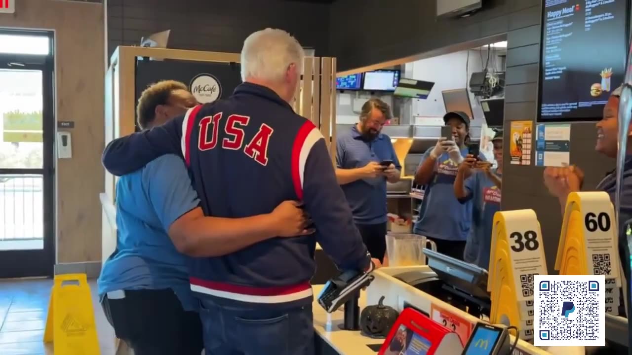 McDonalds Employee Thinks Bill Clinton is Joe Biden