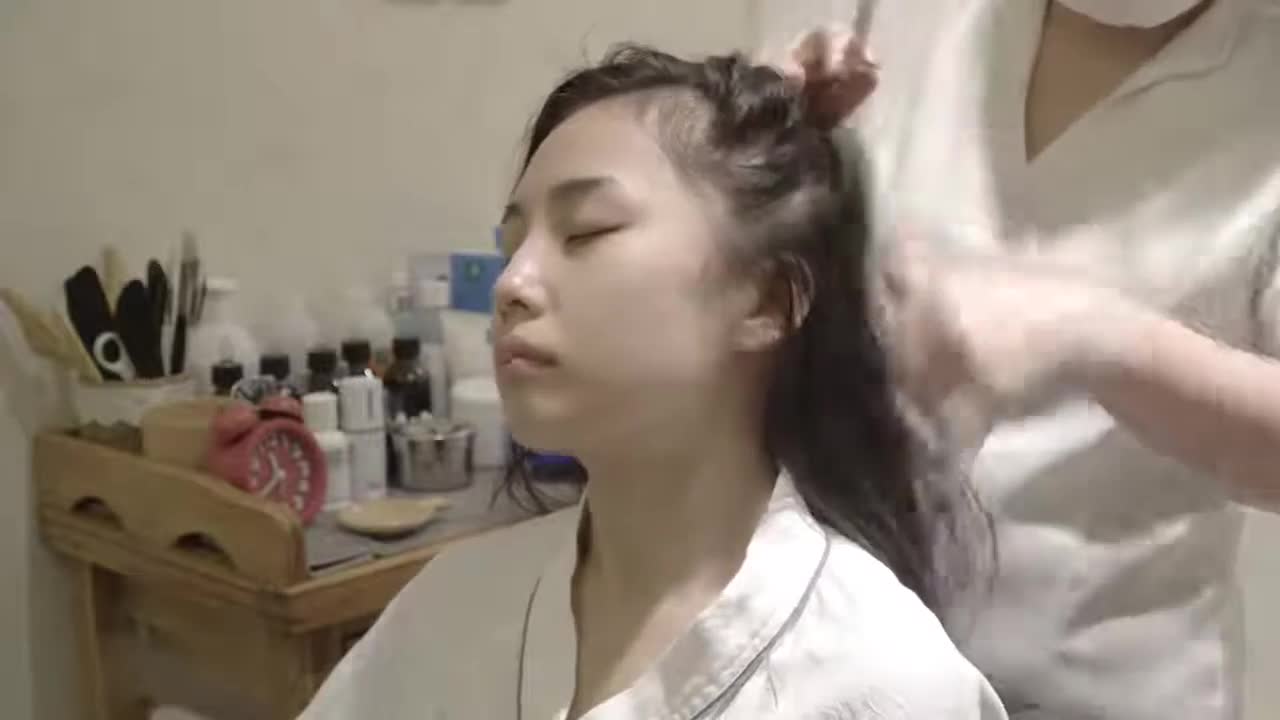 KOREAN ASMR SCALP MASSAGE