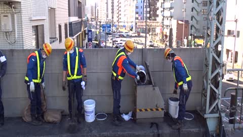 Keikyu track workers