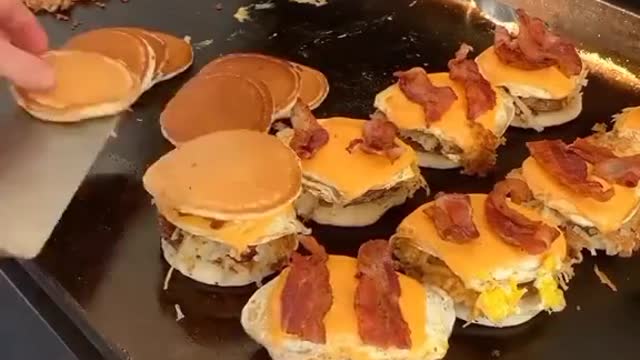 Fried egg burger