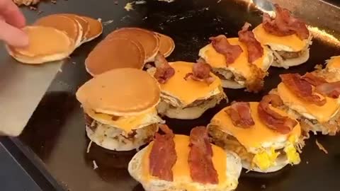 Fried egg burger