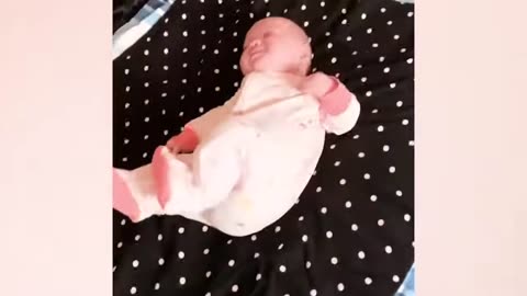 Sleeping baby funny videos 👶📽️😂🤣