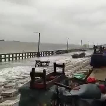 Horrifying footage shows CYCLONE SITRANG hitting the Bay of Bengal