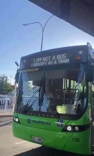 🚌NON SONO UN BUS... ...Mi identifico in un treno.