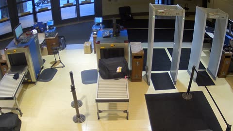 7134CVCULNScreeningLane3_2021-01-06_16h34min50s910ms.mp4